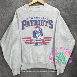 Vintage New England Patriots Football Sweatshirt Retro NFL Patriots Shirt tee