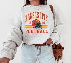 Kansas City Chiefs Retro Style Sweatshirt Crewneck Vintage Chiefs fan gift Kelce Football Crewneck Travis Kelce Sweatshi