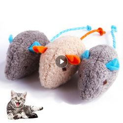 Universal Peppermint Cat Toy: Cute Plush Herbal Mouse for Interactive Fun with Kittens