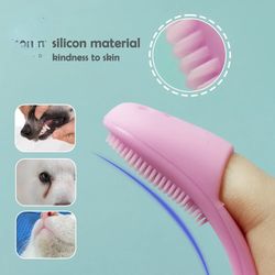 Soft Pet Finger Brush for Cats: Grooming Tool for Tear Stains & Eye Care