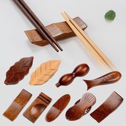 Vintage Wooden Japanese Style Chopsticks Holder: Decorative Rack for Dining Table