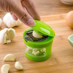 Top Stainless Steel Garlic Press: Manual Mincer Kitchen Gadget for Efficient Slicing and Dicing Fruits