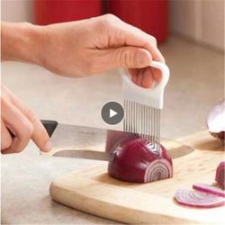 Stainless Steel Onion Holder & Cutter: Handy Kitchen Tool for Fruits & Veggies