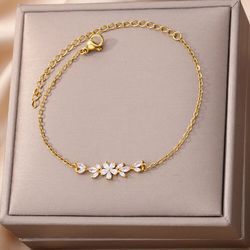 Charm Gold Stainless Steel Zircon Flower Bracelet: Elegant Luxury Designer Jewelry Gift for Women and Girls