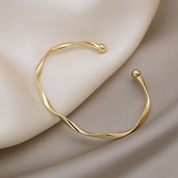 Gold Twisted Bangle: Glossy Minimalist Open Style for Women