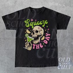 Retro Squeeze The Day Graphic T-Shirt, Vintage Skeleton Tee, Y2k Graphic Skull Tee, Cute Retro Unisex Shirt, Vintage Sum