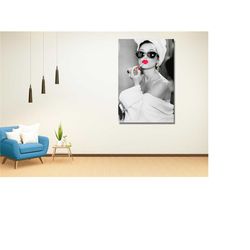 Audrey Hepburn Red Lips Poster,Audrey Hepburn Canvas Wall Art,Canvas Painting Poster,Wall Decor,Audrey Hepburn Print,Fas