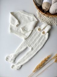 Newborn knitting pants and sweater. Knitted Newborn photo props