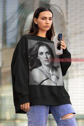 WINONA RYDER Sweatshirt,Beautiful Actress Sweater, Winona ryder Sweater design retro style