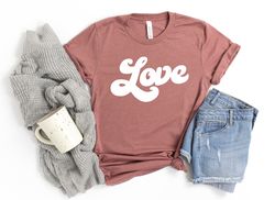 Retro Love Shirt - Valentines Day Shirt - Cute Love Tee Shirt - Love Graphic Tee - Valentines Day Shirt For Women - Gale