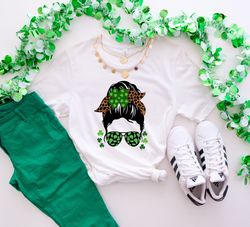 One Lucky Mama Life T-shirt, Saint Patricks Day Shirt, Womens St Patricks Day Shirt, Cute Irish Day Shirt, Lucky Woman S