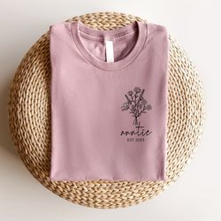 Personalize Floral Auntie Christmas Gift Shirt, Mothers Day Gift For Aunt, New Aunt Announcement Shirt, Cute Auntie Shir