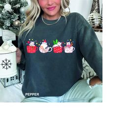 Cats in Cups Christmas Sweatshirt, Funny Christmas Cat Shirt, Cat Christmas Sweatshirt, Cats Sweatshirt, Cat Lover Chris