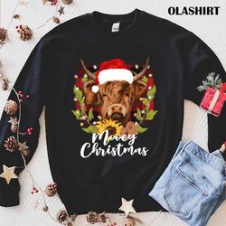 Funny Mooey Christmas Tshirt Highland Cow Xmas Light Santa Hat T-shirt - Olashirt