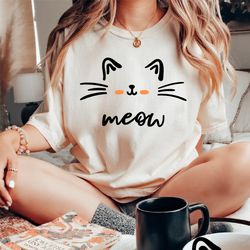 Love Cats Shirt, Cat Lover Gift, Gift for Wife, Funny Cat Owner T-shirt, Cat Mom Shirt, Pet Owner Gift Tee