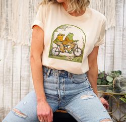 Frog and Toad T-Shirt, Vintage Classic Book shirt, Cottagecore Aesthetic shirts, Gift for Book Lover, Man I Love Frog sh
