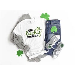 One Lucky Grandma Shirt, Grandma Shirt, St Patricks Day, St Patrick's Day, Grandma To Be, New Grandma Shirt, Gift for Gr