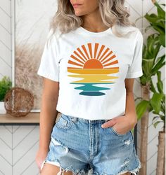 Retro Sunset Rays Wavy Shirt, Sun Shirt, Retro Sunshine Shirt, Sun Rays Tee, Beachy Vibes Tee,Retro Summer Time