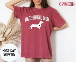 dachshund shirt, weenie mom crewneck shirt , dachshund lover gift, mothers day gift ,wiener dog mom shirt , doxie mama p