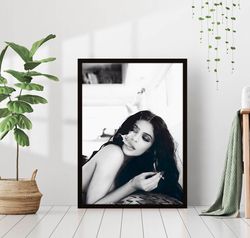 Kylie Jenner Smoking Black and White Vintage Retro Photography Model Celebrity Fashion Girl Room Wall Art Decor Poster C