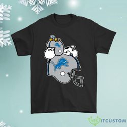 Snoopy And Woodstock Resting On Detroit Lions Helmet Shirt