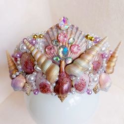 Handmade mermaid crown made of sea shells for photo shoot. Siren crown tiara for nautical wedding. Cosplay Costume