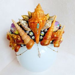 Handmade mermaid gold crown made of sea shells for photo shoot. Siren crown tiara for nautical wedding. Cosplay costume