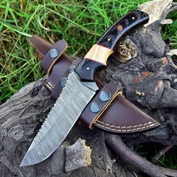 Custom Handmade Damascus Steel Hunting Skinning Knife with Leather Sheath