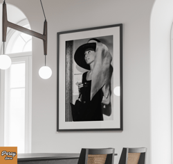 Audrey Hepburn Canvas, Black and White Fashion Art, Audrey Hepburn Print, Old Hollywood Decor, Feminist Print, Vintage F