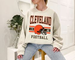 Cleveland Football Sweatshirt, Vintage Retro Cleveland Football Crewneck Sweatshirt, American Football Fan, NFL Shirt, S