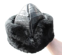 Winter hat made of sheepskin and leather in Turkish style / Ertugrul / Osman