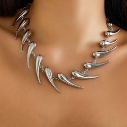 Exaggerated Metal Water Drop Thorn Pendant Necklaces for Women Men Girls Choker Glossy Personality Hip hop Jewelry