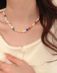 The new color flower natural pearl stitching necklace for women 2022 new women light luxury high grade clavicle chain