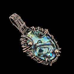 Radiant Reverie: Exquisite Handcrafted Labradorite Copper Pendant Necklace - Perfect for Anniversaries, Christmas, & Spe