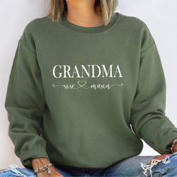 Custom Grandma Sweatshirt, Gigi Shirt, Grandma Shirt, Grandma Sweater, Grammy Sweatshirt, Grammy Shirt, New Grandma Shir