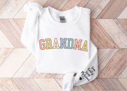 Personalized Grandma Sweatshirt with Names on Sleeve,Custom Granny Sweater,Gift for Grandmother,Custom Grandma Sweatshir