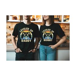 Pregnancy Announcement Tee, Mommy and Daddy Shirt Set, Mom and Dad Shirts, New Dad Shirt,Pregnancy Reveal Shirt, New Mom