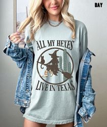All My Hexes Live In Texas Oversized Vintage T Shirt, Witch Cowgirl Comfort Colors Tee, Vintage Western Halloween T-Shir