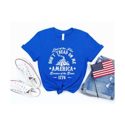 America Land of Free Shirt, 4. Juli Shirt, Amerika Shirt, Land des freien Amerikas Wegen des Mutigen Hemd, Viertes Juli