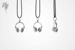 Headphones amazing miniature pendant, sterling silver.