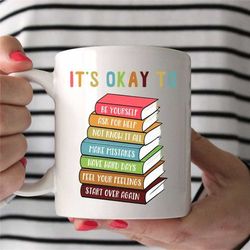 Retro It's Okay To Be Yourself Ask For Help Not To Know It All Mug, Book Lovers Mug, Coffee Mug Gifts, Positive Quotes M