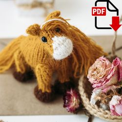 Tiny horse knitting pattern. Knitted amigurumi horse miniature step by step tutorial. DIY horse tiny gift.