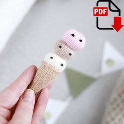 A keychain for keys. Knitted ice cream. Knitting pattern in English and Russian. Amigurumi toy