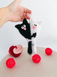 crocheted cute cats in love. pattern