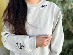 Custom Embroidered Mimi Sweatshirt with Kids Names on Sleeve, Personalized Grandmother Sweatshirt, Custom Minimalist Mim