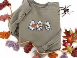 Embroidered Ghost Book Sweatshirt, Ghost Reading Books Sweatshirt, Fall Crewneck, Book Lover sweatshirt, Cute Halloween