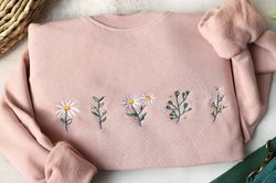 Pink daisy embroidered crewneck sweatshirt embroidered,Lovely Daisy,Floral Sweatshirt,Gifts for her,Gift for MAMA