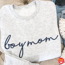 Mama Embroidered Sweatshirt, Boy Mom Embroidered CrewNeck with Name on Sleeve, Gift for Her, Gifts for Mom, Mom Style, C