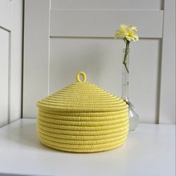 Lemon Basket with lid 4.7'' x 7''