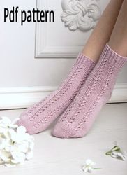 Sock knitting pattern. Sock pattern woman's.